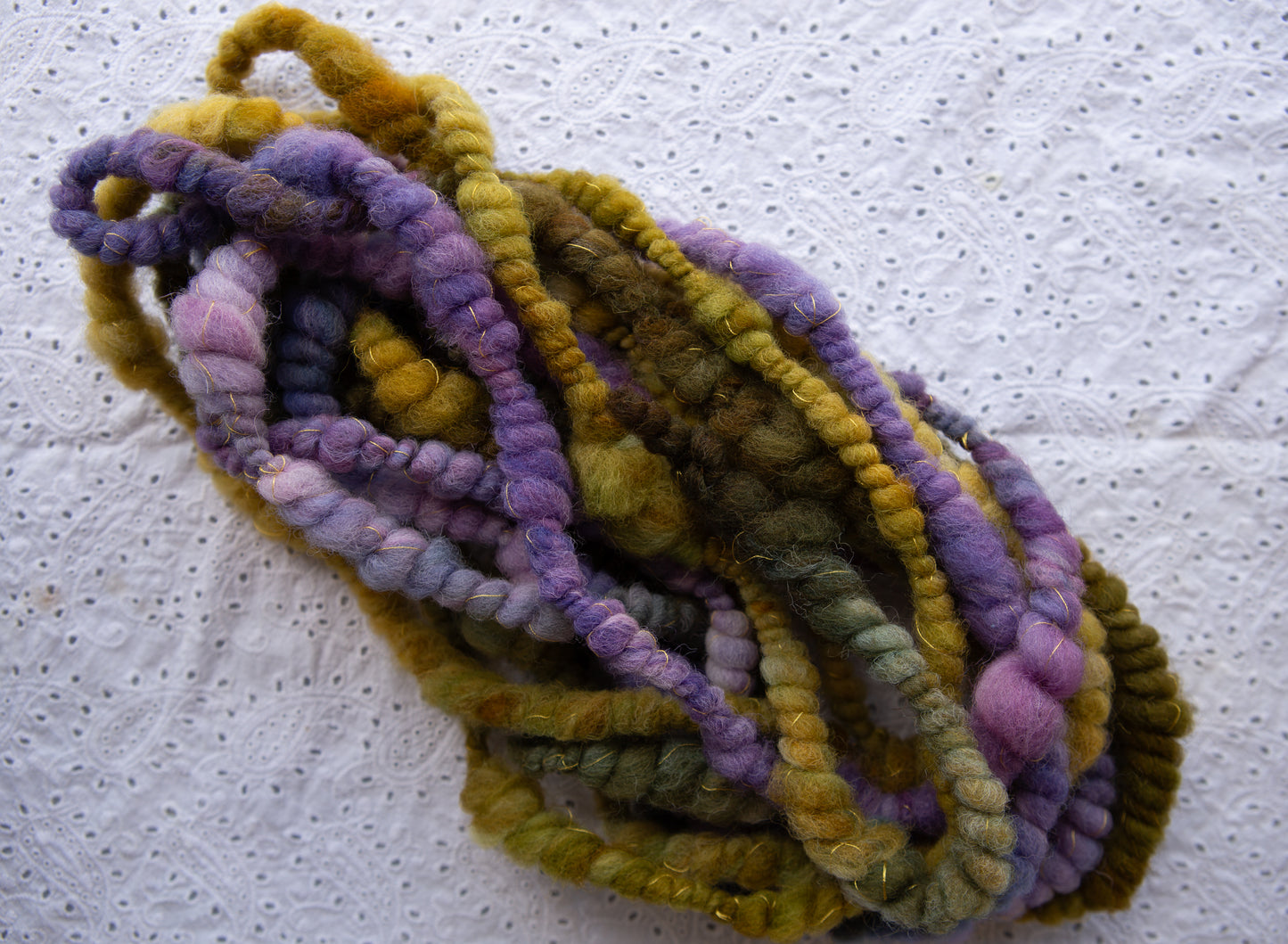 009// Art Yarn